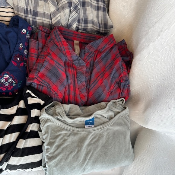 BUNDLE/LOT of  8 MATERNITY Women’s Shirts ALL Size Medium - Picture 2 of 13